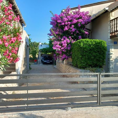 Familien Ferienhaus Vir Croatia 150M Strand Restaurant Einkaufen Exterior foto
